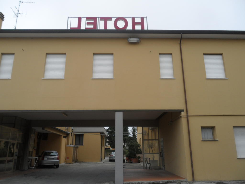 Отель Autostop Duardi Бертиноро Экстерьер фото